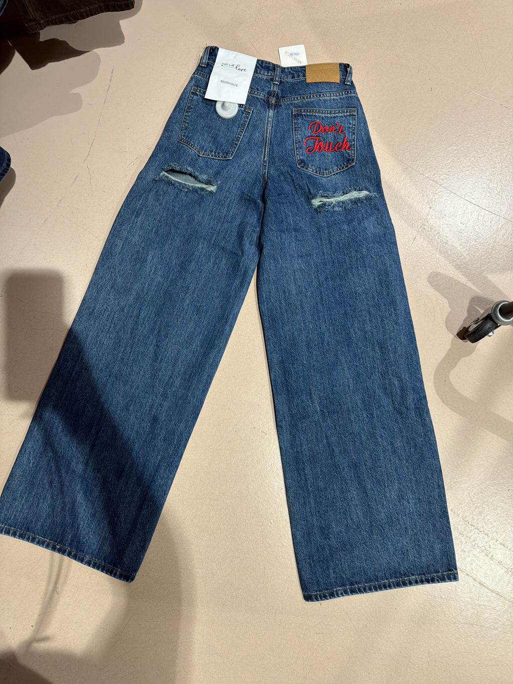 Jeans don't touch
